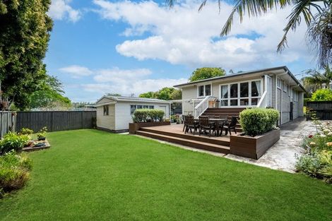 Photo of property in 53 Bond Crescent, Forrest Hill, Auckland, 0620
