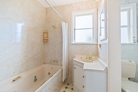 Photo of property in 149 Queen Street West, Levin, 5510