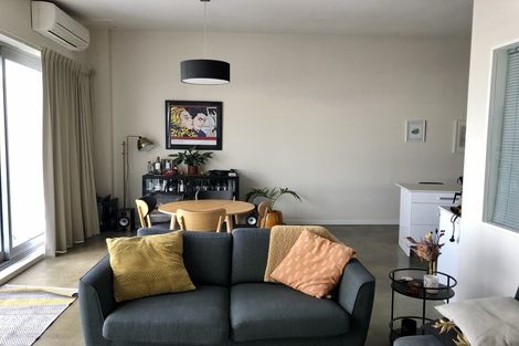 Photo of property in 1/25 Home Street, Mount Victoria, Wellington, 6011