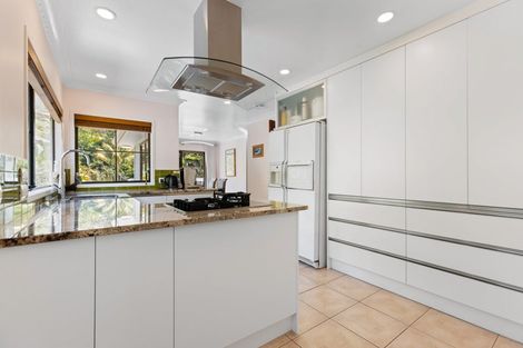 Photo of property in 2/553 East Coast Road, Browns Bay, Auckland, 0630