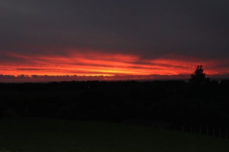 Photo of property in 6 Ekuarangi Place, Kaitake, New Plymouth, 4374