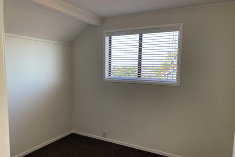 Photo of property in 1/19 Marcel Place, Glenfield, Auckland, 0629