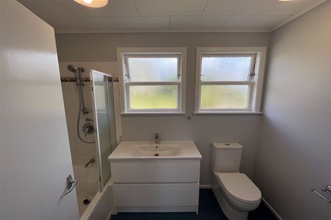 Photo of property in 16 Bayside Avenue, Te Atatu Peninsula, Auckland, 0610