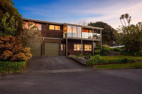 Photo of property in 25 James Cook Drive, Whitby, Porirua, 5024