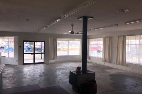 Photo of property in 32 State Highway 1, Foxton, 4814