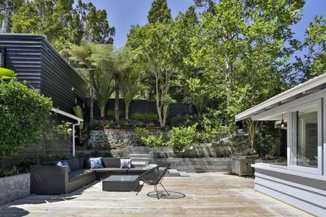 Photo of property in 81 Otitori Bay Road, Titirangi, Auckland, 0604