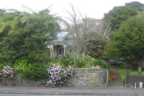 Photo of property in 339 Devon Street West, New Plymouth, 4310