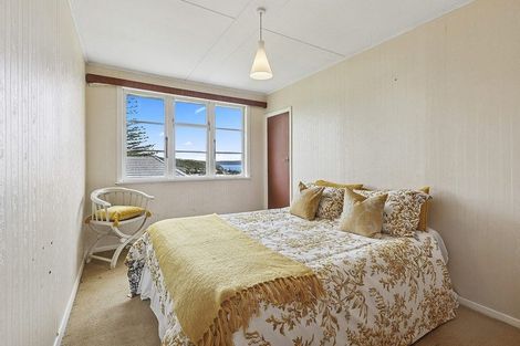 Photo of property in 15 Spur Grove, Titahi Bay, Porirua, 5022