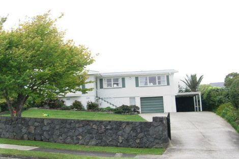 Photo of property in 11 Ellesmere Crescent, Pakuranga Heights, Auckland, 2010