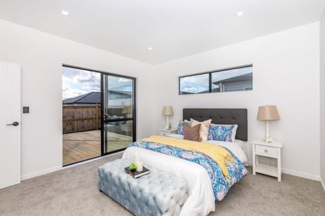 Photo of property in 21 Vinistra Road, Kumeu, 0810