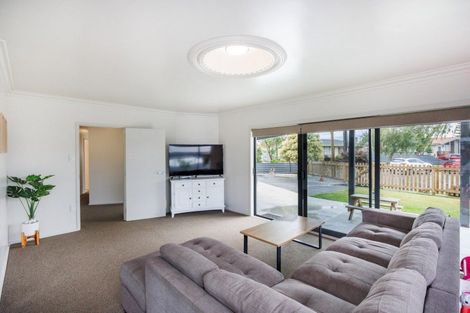 Photo of property in 21 Sutherland Crescent, Westbrook, Palmerston North, 4412