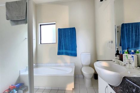 Photo of property in 8a Countess Close, Maupuia, Wellington, 6022