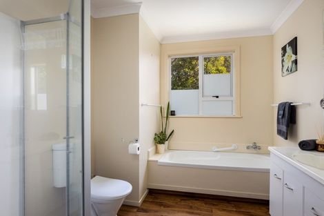 Photo of property in 136a Seaview Road, Westown, New Plymouth, 4310