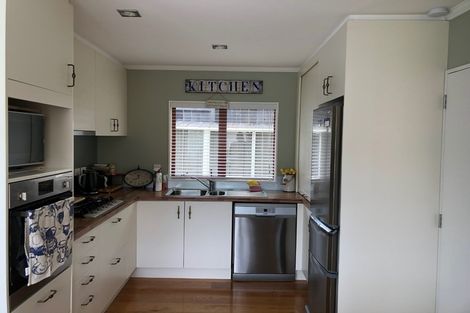 Photo of property in 2/30 Roanoke Way, Albany, Auckland, 0632