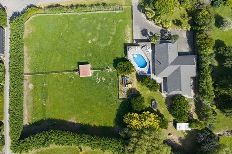 Photo of property in 49 Schnell Drive, Kelvin Grove, Palmerston North, 4414