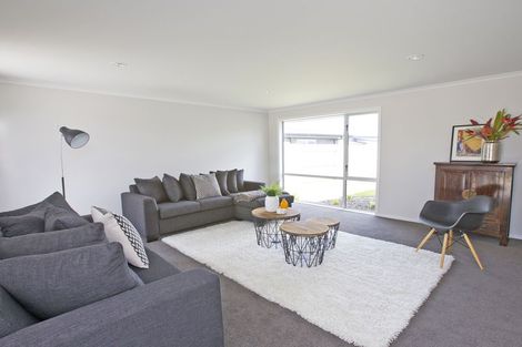 Photo of property in 67 Rodeo Drive, Kelvin Grove, Palmerston North, 4414
