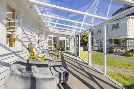 Photo of property in 58 Airlie Road, Plimmerton, Porirua, 5026