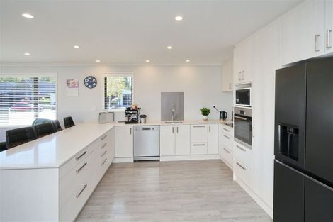 Photo of property in 4 Kohunga Crescent, Bottle Lake, Christchurch, 8083