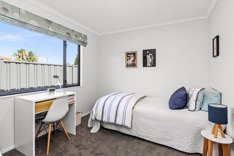 Photo of property in 9 Forbury Way, Taradale, Napier, 4112