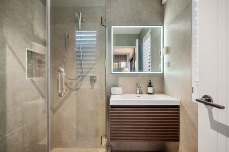 Photo of property in 5e Pierce Road, Milford, Auckland, 0620