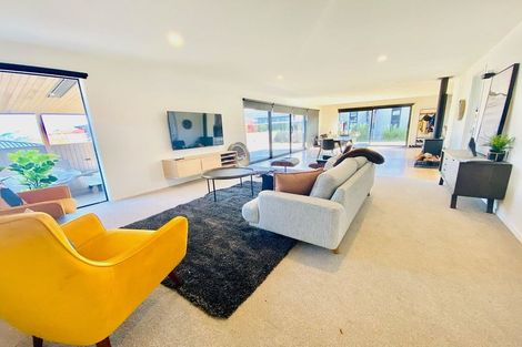 Photo of property in 35 Minaret Ridge, Wanaka, 9305