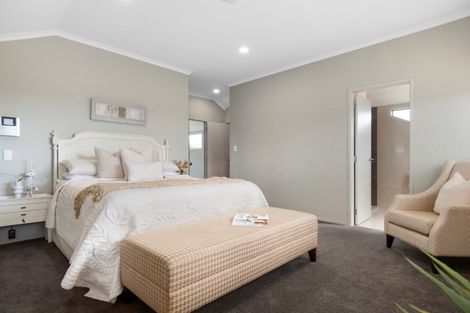 Photo of property in 14 Olive Close, Omokoroa, 3114