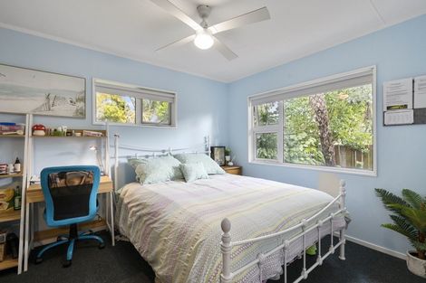 Photo of property in 4 Robert Grove, Paraparaumu, 5032