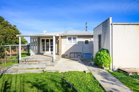 Photo of property in 32 Follett Street, Marton, 4710