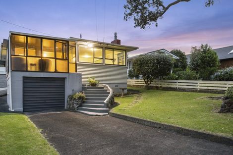 Photo of property in 1/11 Kiwi Esplanade, Mangere Bridge, Auckland, 2022