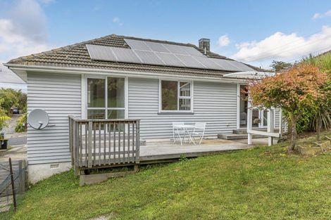 Photo of property in 11 Wakefield Terrace, Tawa, Wellington, 5028