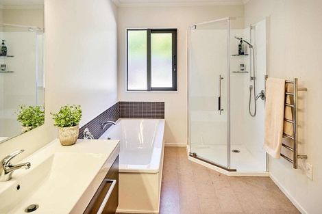 Photo of property in 43 Moana Road, Plimmerton, Porirua, 5026