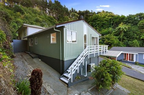Photo of property in 24 Fyvie Avenue, Tawa, Wellington, 5028