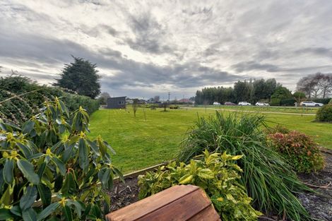 Photo of property in 176 Seaward Road, Edendale, 9825