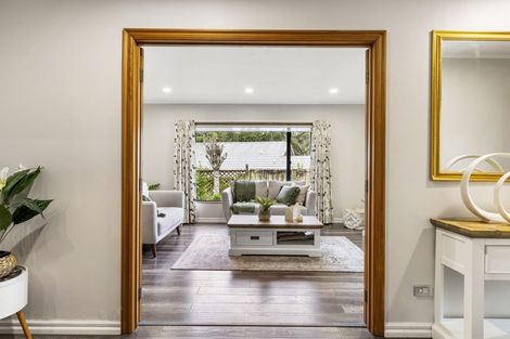 Photo of property in 12 La Roche Place, Northcote, Auckland, 0627