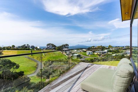 Photo of property in 13 Starlight Place, Langs Beach, 0582