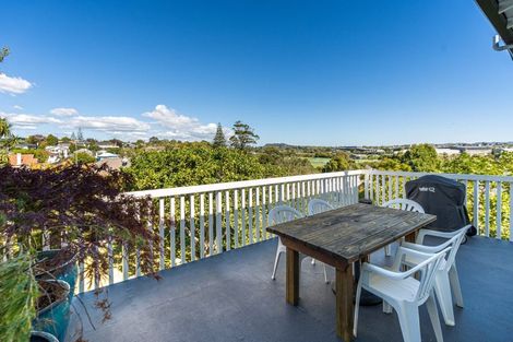 Photo of property in 8 Westmere Crescent, Westmere, Auckland, 1022