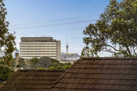 Photo of property in 2/39 Stanley Avenue, Milford, Auckland, 0620