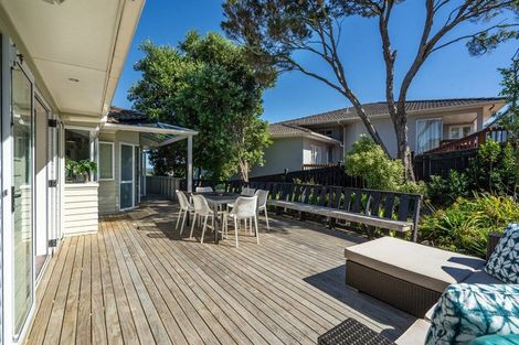 Photo of property in 10 Brunton Place, Glenfield, Auckland, 0629