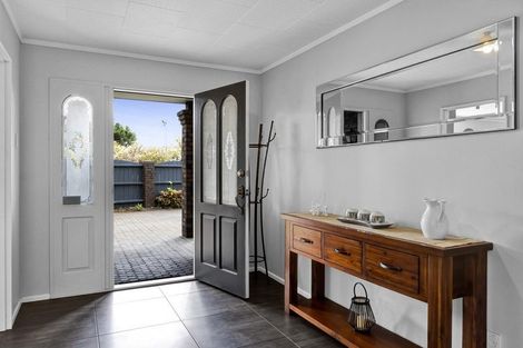 Photo of property in 11 County Drive, Hawera, 4610