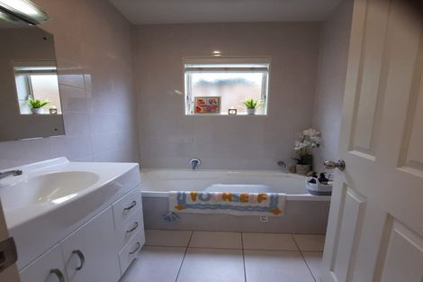 Photo of property in 22 Torkar Road, Clarks Beach, 2122