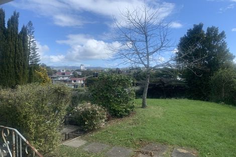 Photo of property in 143 Edmonton Road, Te Atatu South, Auckland, 0610