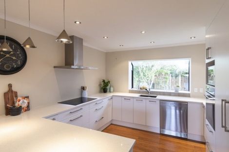 Photo of property in 19 John Lister Close, Golflands, Auckland, 2013