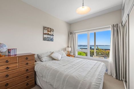 Photo of property in 24 Maffeys Road, Mount Pleasant, Christchurch, 8081