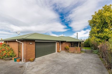 Photo of property in 2/11 Rossiter Avenue, Redwood, Christchurch, 8051