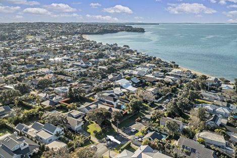 Photo of property in 8 Tiri Road, Milford, Auckland, 0620