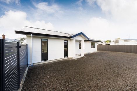 Photo of property in 7b Terrace Street, Marton, 4710