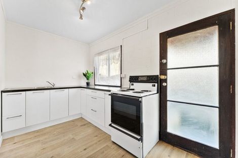 Photo of property in 1/22 Captain Scott Road, Glen Eden, Auckland, 0602