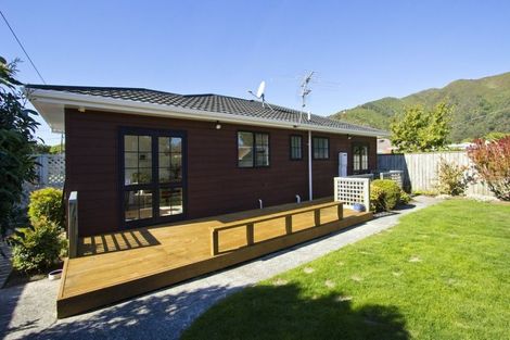 Photo of property in 36a Guthrie Street, Waterloo, Lower Hutt, 5011