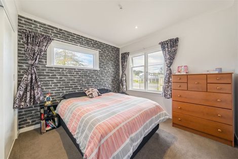 Photo of property in 1 Moeraki Road, Maoribank, Upper Hutt, 5018