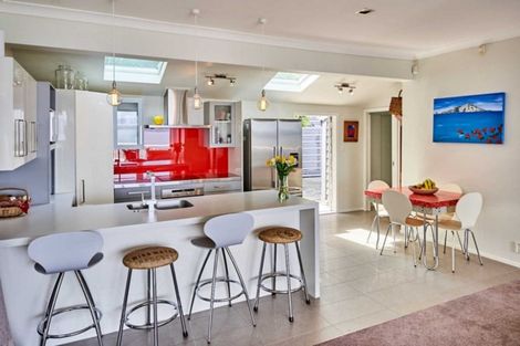 Photo of property in 3 Mackenzie Road, Eastbourne, Lower Hutt, 5013